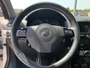 Opel Astra GTC 1.7 CDTI 2011
