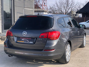 Opel Astra J 2.0 CDTI Design 2011