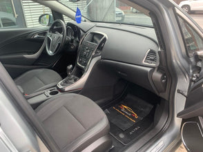 Opel Astra J Innovation 1.7 CDTI 2011